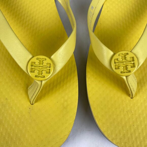 Tory Burch Womens sz 9 M Mini Minnie Flip Flop Thong Firefly Yellow Logo Sandals - Picture 5 of 9